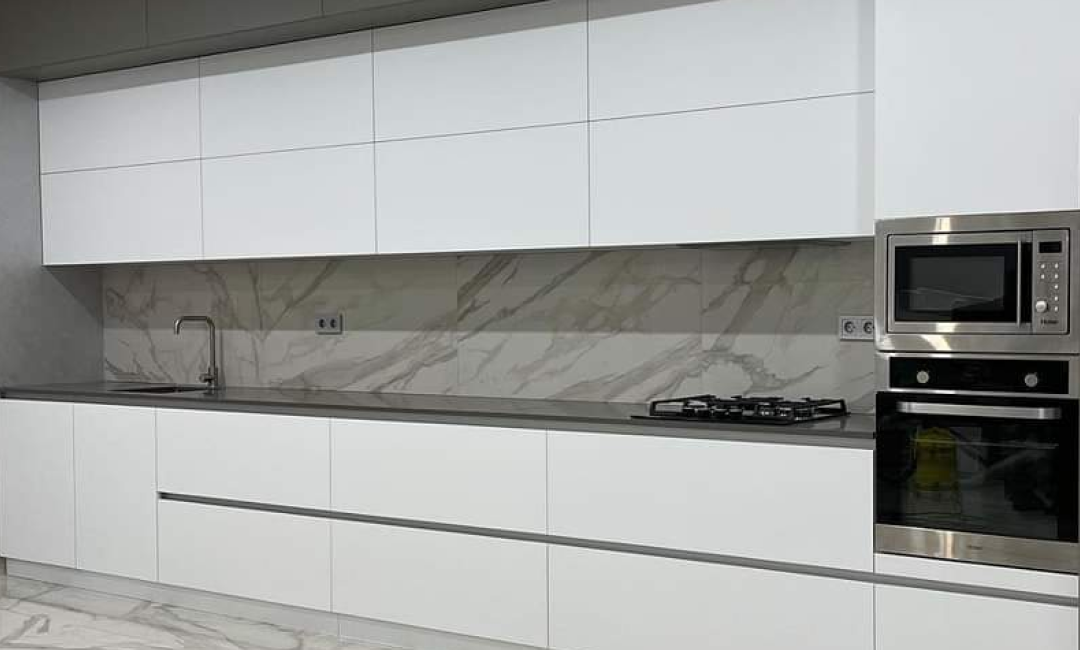 Cuisines moderne en I design intégrée dans un projet d’aménagement intérieur par Nova Star