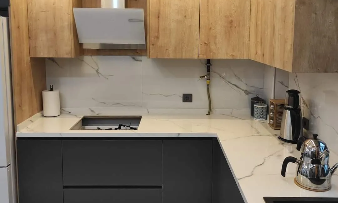 Cuisines moderne en L haut de gamme conçue et installée par Nova Star