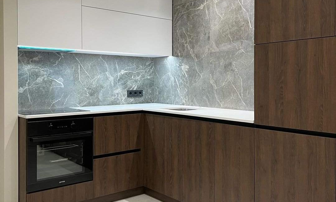 Cuisines moderne en L personnalisée fabriquée en menuiserie bois par Nova Star