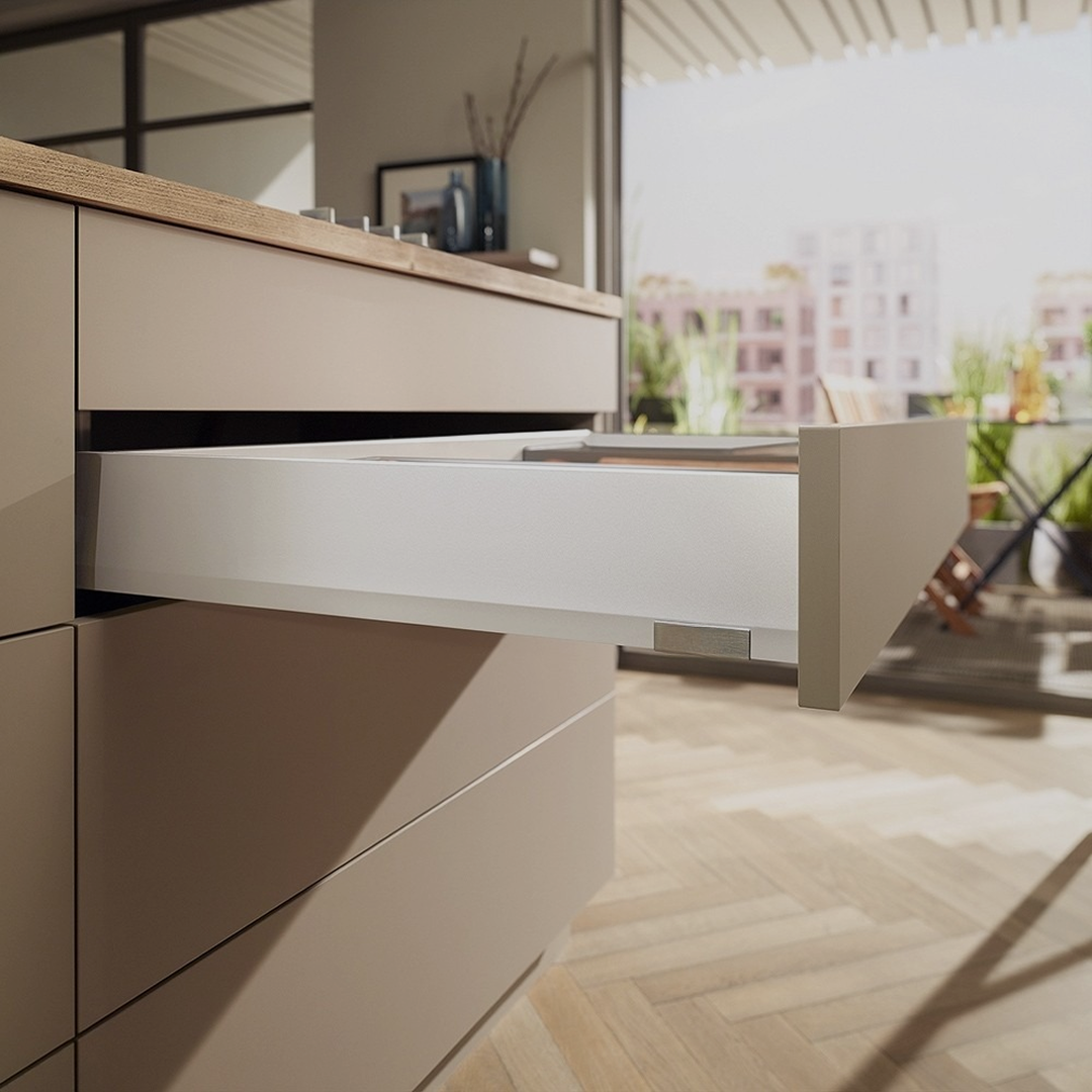 Tiroirs fonctionnels intégrés dans cuisines moderne sur mesure Nova Star